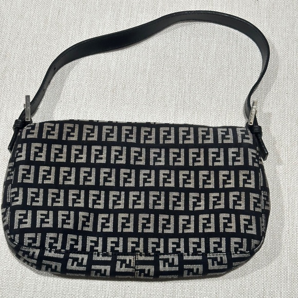 Fendi baguette - Picture 2 of 4